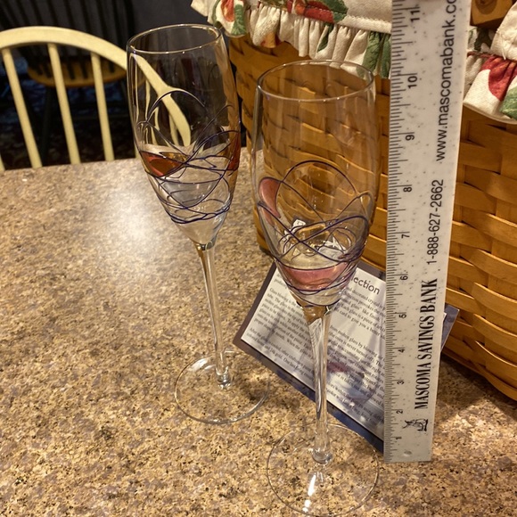 Milano Collection Set of 2 Flute Glasses Vivid Color Swirls with Gold - Picture 3 of 17